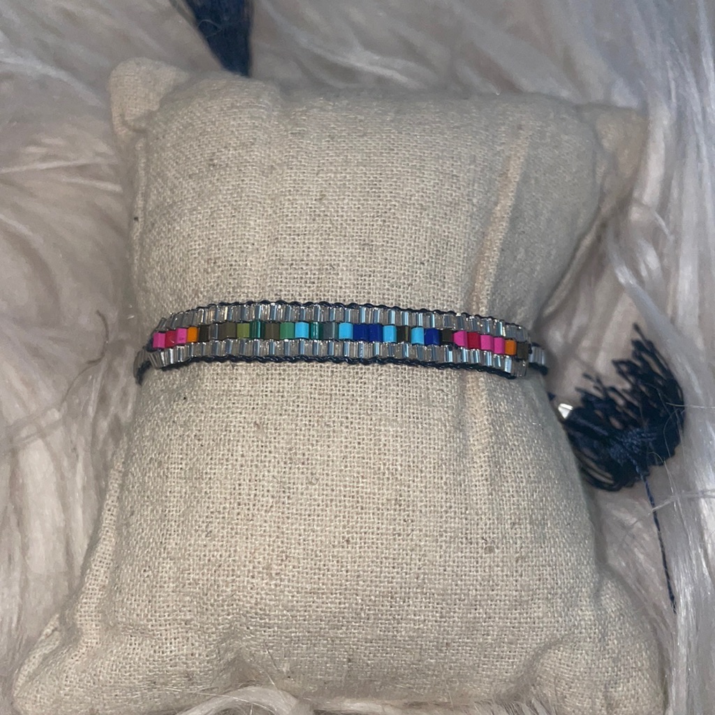 Stella Dot Rainbow Friendship Bracelet 10$